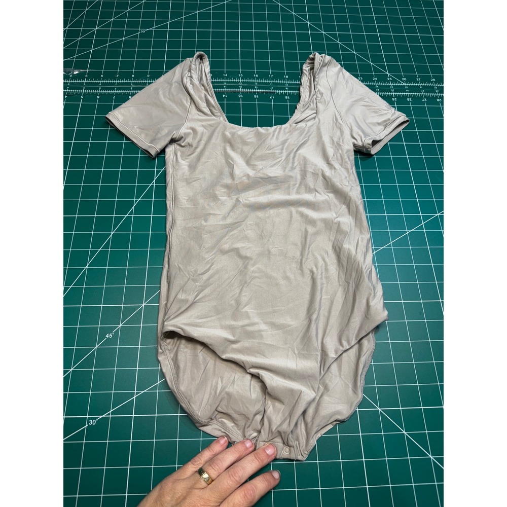 Aerie Real Good Bodysuit Womens Small Taupe Beige Short Sleeve Scoop Neck Snap